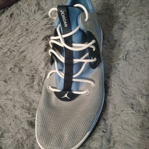 North Carolina Jordans Size 14